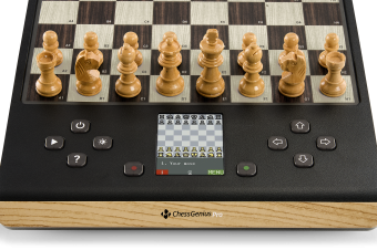 images/productimages/small/m818-chessgenius-pro-we-display.png